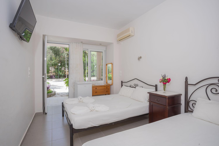 4, PERIGIALI BEACH, Ionian Islands