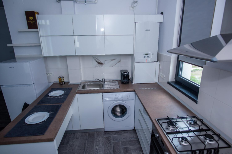 Others 3, Constantinos Apartment Mamaia Nord, Navodari