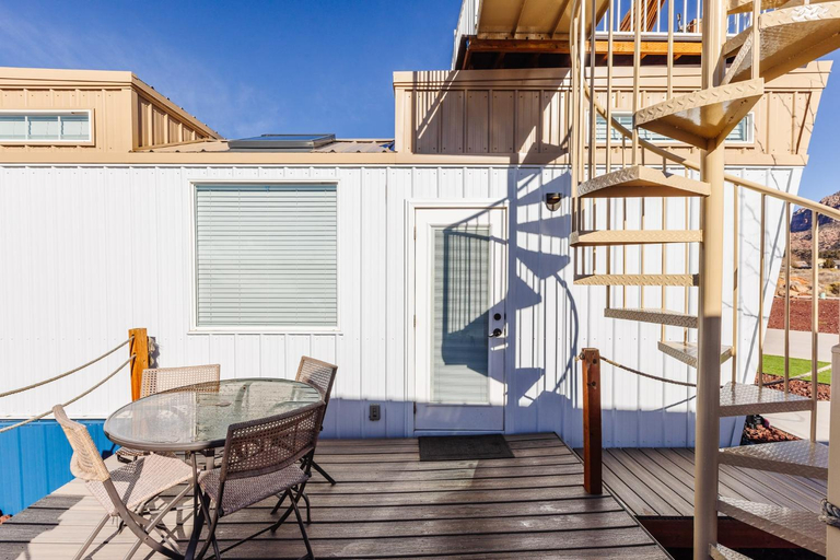 Others 5, Starboard Tiny Home, Washington