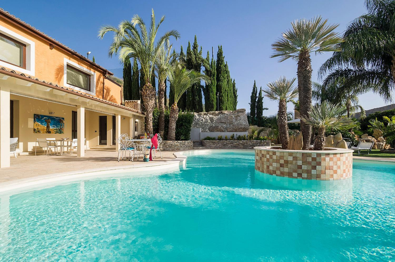 Swimming pool 3, Agora, Agrigento