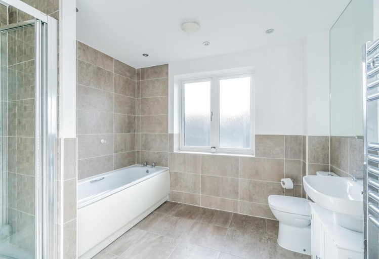 Shower 3, The MK Getaway, Milton Keynes