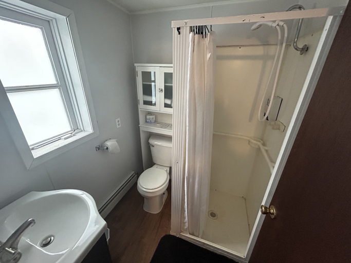 Bathroom 4, Spirit Lake Resort Motel, Wadena