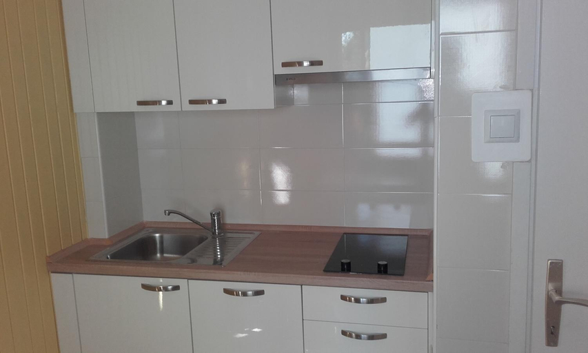 Others 5, Apartment Milka by the Sea, Karlobag