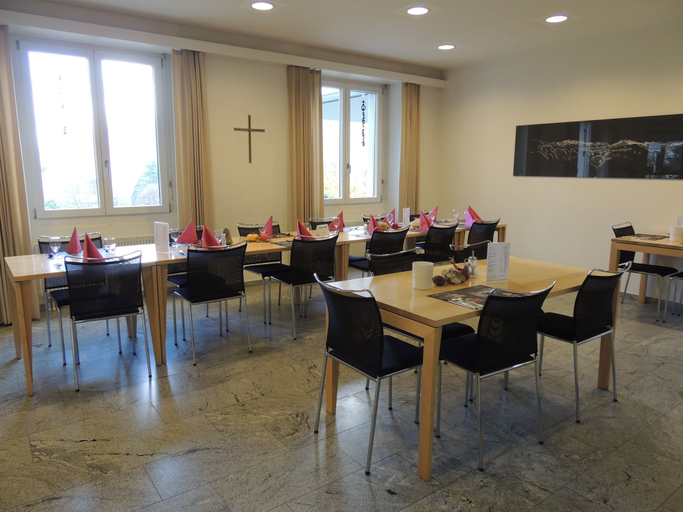 Food & Drinks 4, B&B Haus Schönstatt - Self-Check-In, Brig