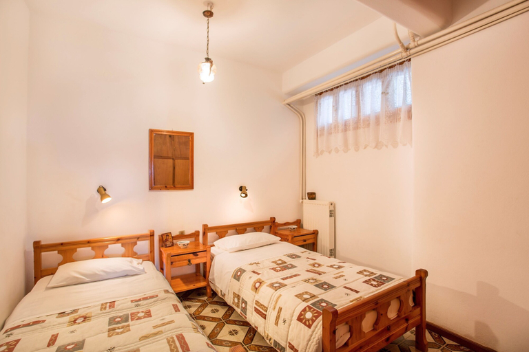 Bedroom 2, Villa Diamanti, Peloponnese