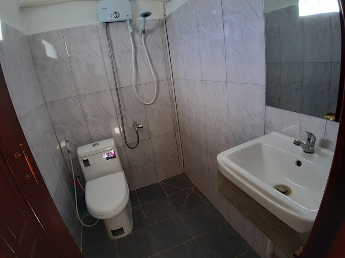 Bathroom, One bedroom Apartment A/C room 2 + kitchen, Siem Reap