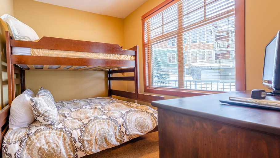 Bedroom 3, Settlers Crossing #61 by Bear Country, Thompson-Nicola