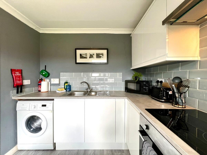 Others 4, Spacious 2 Bed-Flat in Glasgow City | Free Parking, Glasgow