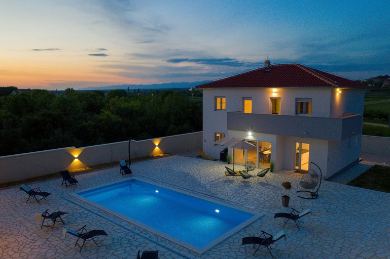 Swimming pool 2, Villa Lidija ZadarVillas, Polača