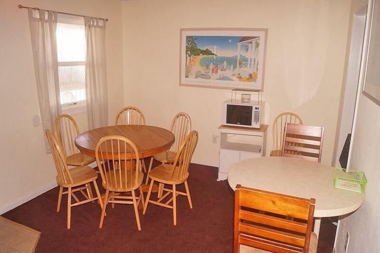 Dining, Eagle Bay 204, Worcester