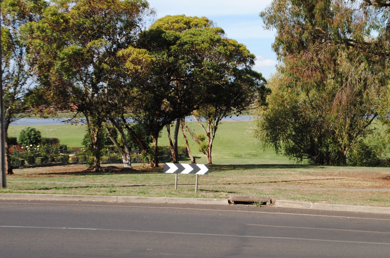 Others 4, Budget on the Lake, S. Grampians - Hamilton