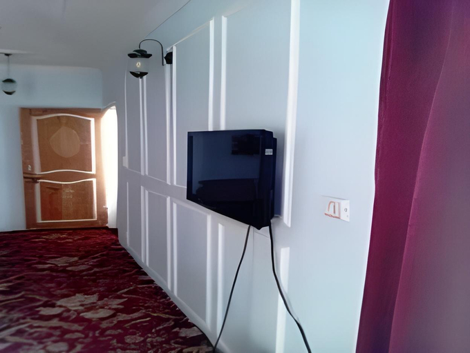 Bedroom 3, Greenwoods Inn, Srinagar