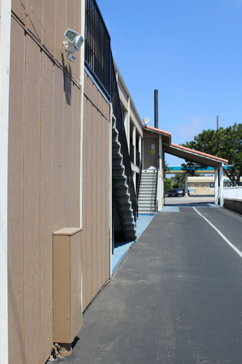 Property entrance, BeachWay Inn, San Luis Obispo