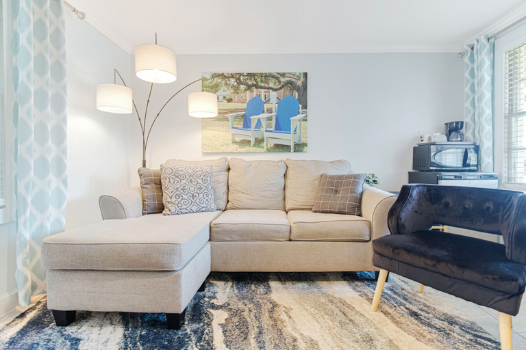 Living area 3, The Inn at Southport, Brunswick