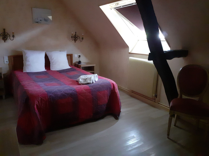 Room 2, Hôtel de l'Ecu, Côte-d'Or