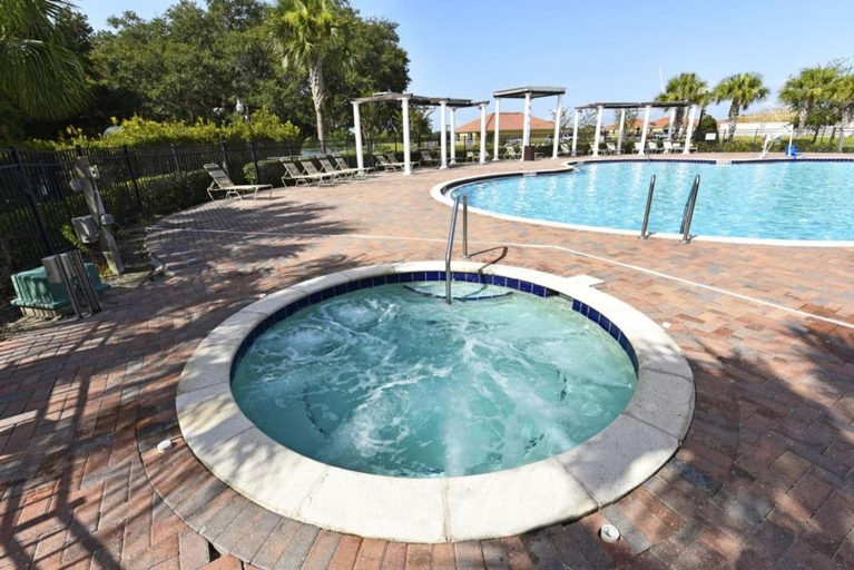 Sport & Beauty 3, Lovely Lakeside 4-Bed Pool Home at Villa Sol-3125, Osceola