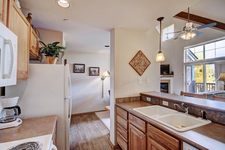 Private kitchen 4, Tarn Landing #c-4 2 Bedroom Condo by RedAwning, Summit