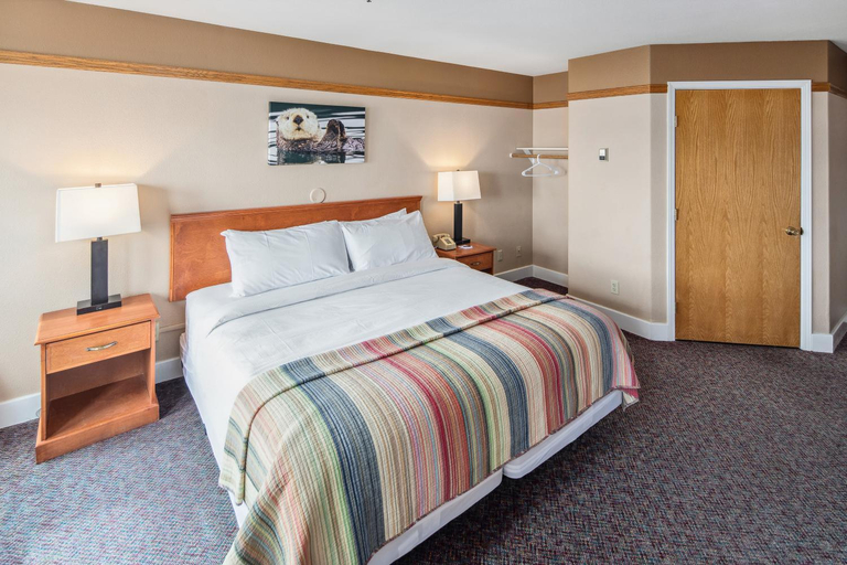 Bedroom, Land's End, Kenai Peninsula
