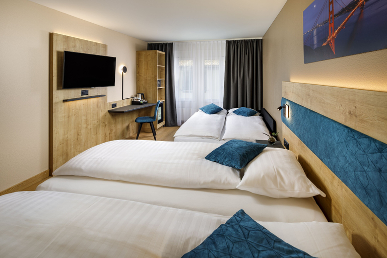 Bedroom 4, Hotel California, Zürich