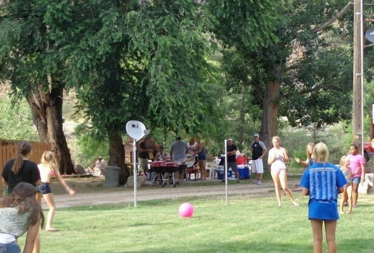 Sport court, Stoney River Lodge, Larimer