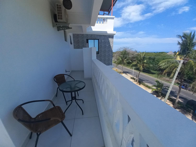 4, Maranda Deluxe Double Seaview room - B&B with pool., Msambweni