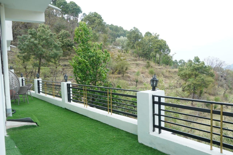 Balcony/terrace 2, Private luxury villa, Solan