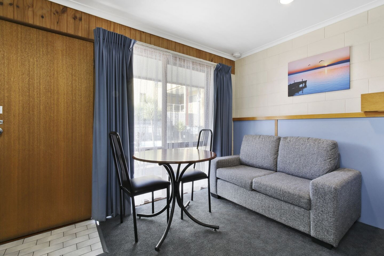 Others 3, Sandbar Motel, E. Gippsland - Bairnsdale