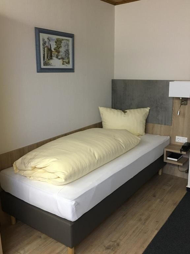 Bedroom 3, Hotel am Rosenbad, Fulda