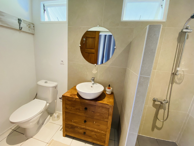 Bathroom 4, Bungalow Tiare