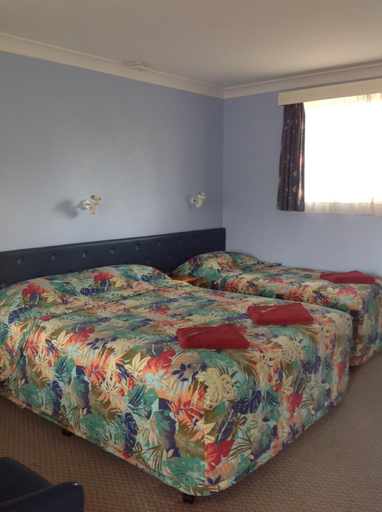 Bedroom 3, Altona Motel, Uralla