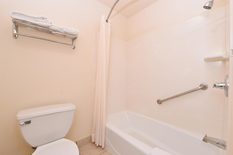 Bathroom 4, Americas Best Value Inn & Suites San Bernardino, San Bernardino