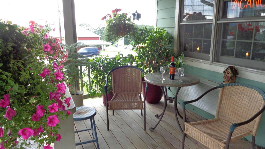 Others 5, The Garrett Inn, Garrett