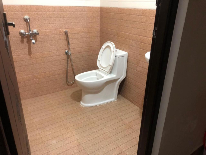 Bathroom 5, POOJA inn, Thrissur