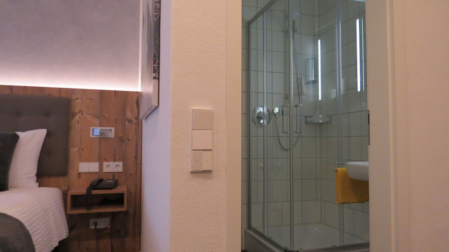 Bedroom 3, Hotel Drei Morgen, Esslingen