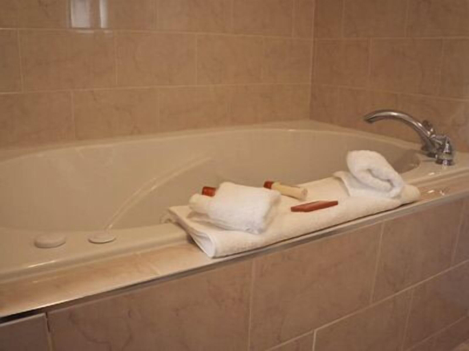 Bathroom 3, Belvedere Inn, Schenectady