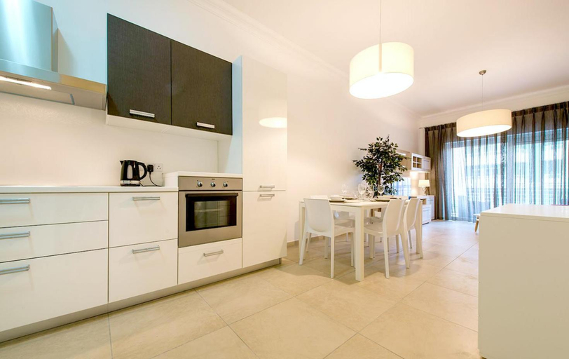 Others 4, Luxury Apartment with Pool