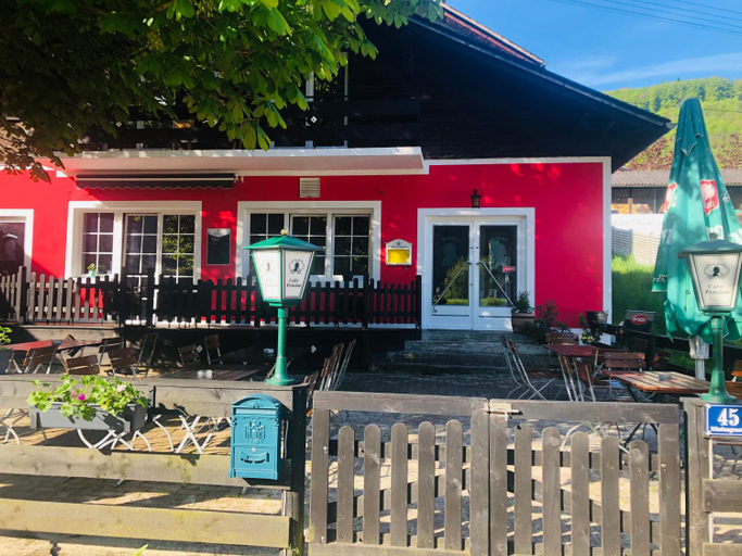 Food & Drinks 2, Holmes Cafe & Pension, Schärding