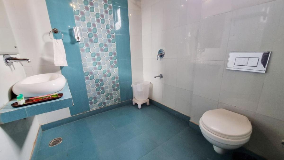 Bathroom, Corbett Soho Resort, Nainital