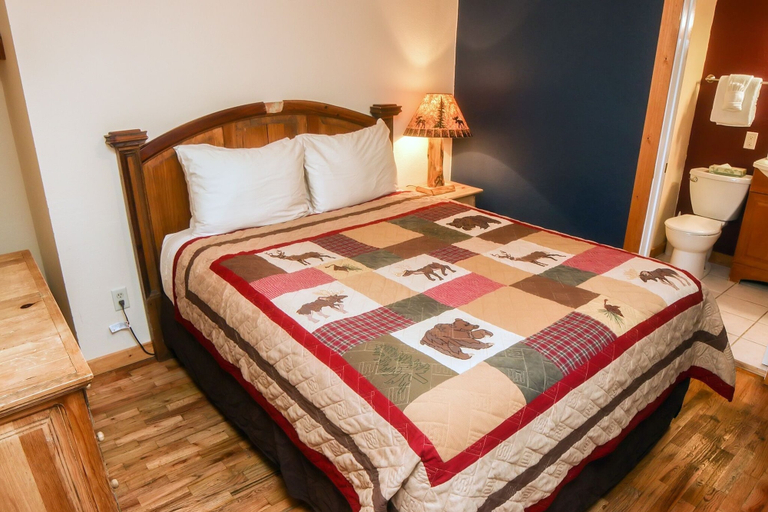 Bedroom, Timber Creek Chalets: 10b 1 Bedroom Chalet, Larimer