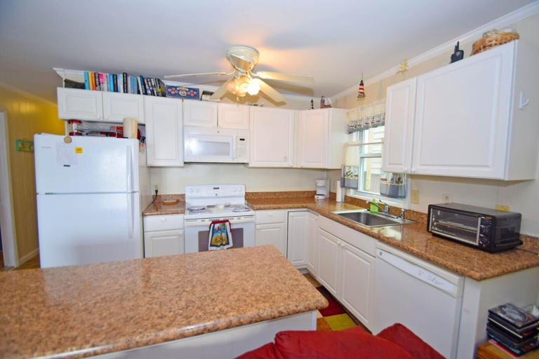 Private kitchen 4, Dune Mist I 102 3 Bedroom Condo by RedAwning, Worcester