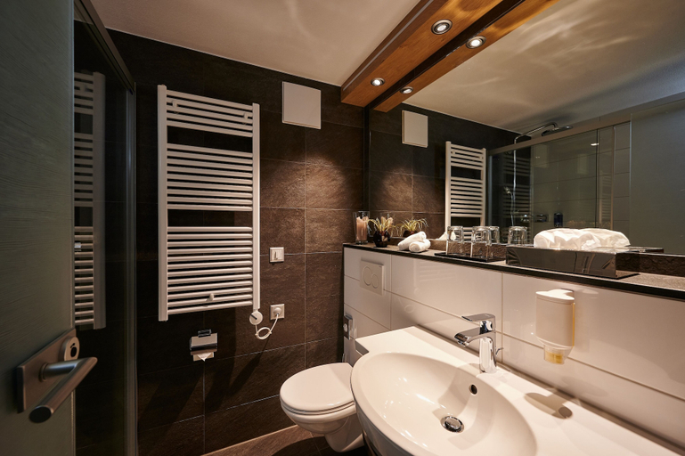 Bathroom 3, Hotel Ambiance, Visp
