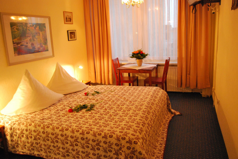 Bedroom 4, Pension ABC , Berlin