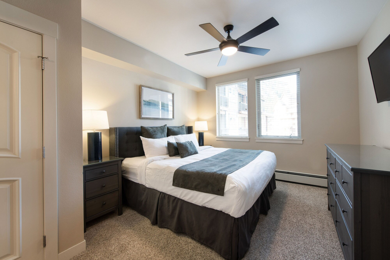 Room 3, Fraser Crossing/Founders Pointe, Condo , 2 Bedroom (Premium-Rated Condo 3511), Grand