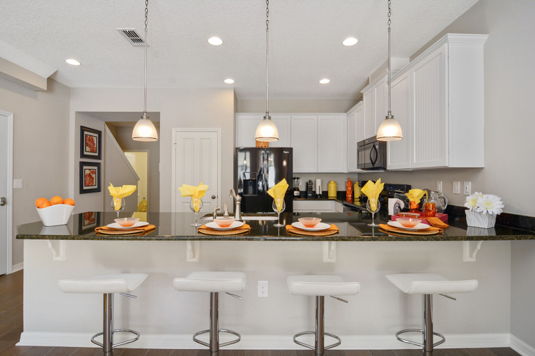 Food & Drinks 4, Stunning 4Bd Sleeps9 w Jacuzzi Close to Disney @ Compass Bay 5113, Osceola