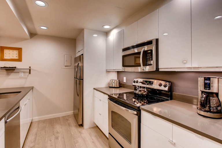 Private kitchen 2, Sts. Johns 2507, Summit