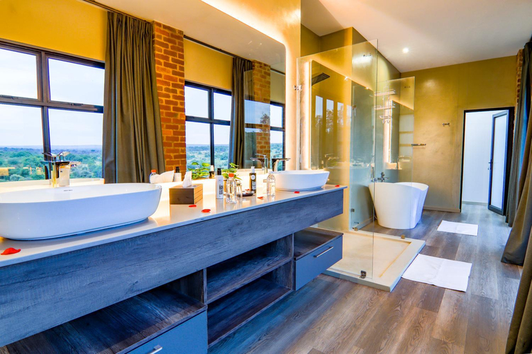 Bathroom 3, Cliffhanger Lodge, Waterberg