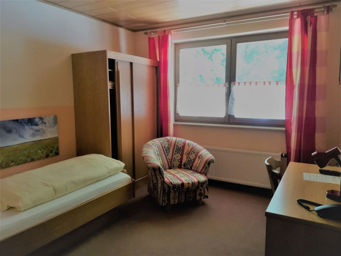 Bedroom 3, Landgasthof Schwarz, Ansbach