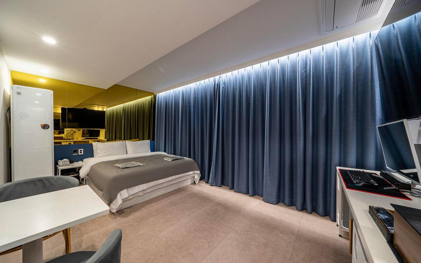 Bedroom 4, Gongju Lisena Hotel, Gongju