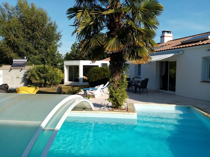 3, l'Eden naturiste ecureuil, Vendée