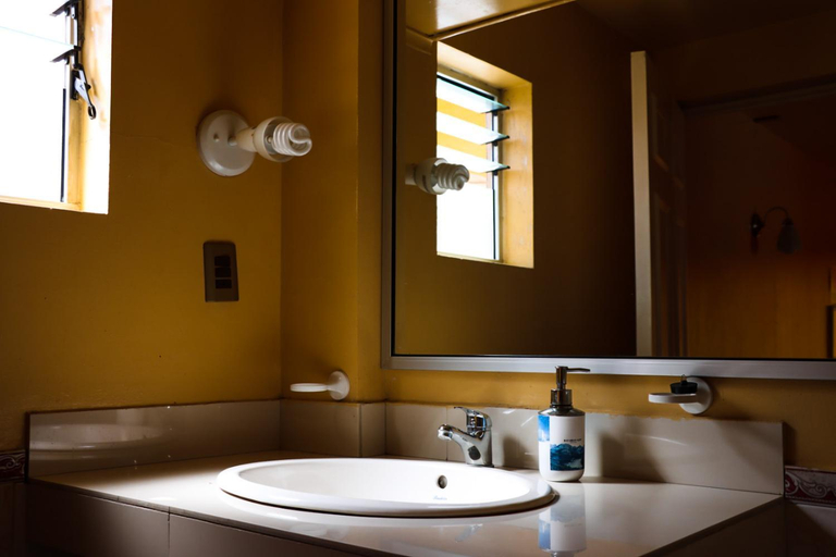 Bathroom 5, Hotel Galvarino, Tocopilla
